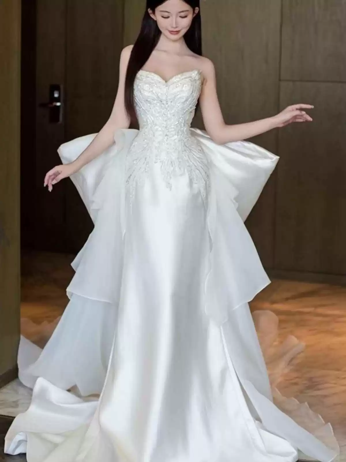 French satin light wedding dress 2025 new heavy-duty 3 engagement dress tube top going out mermaid bride toast dress