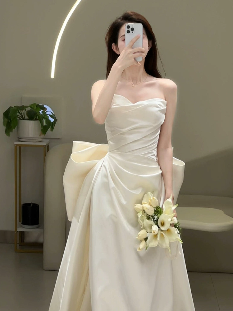 Satin main wedding 13 dress 2025 new petite engagement gown light tube top fishtail dress morning gown female bride