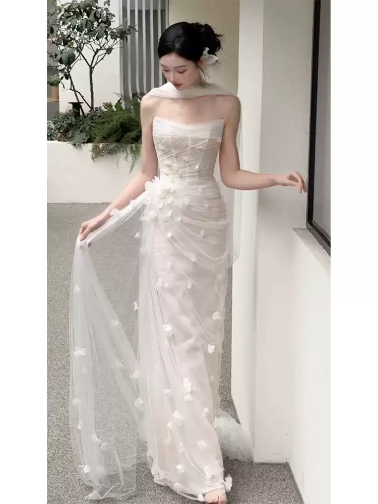 Super fairy 38 white fishtail light wedding dress bride forest travel shoot light luxury niche out yarn tube top temperament engagement dress