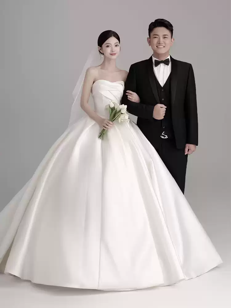 French style 44 tube top light wedding dress bride 2025 new satin main veil high-end texture simple petite dress going out