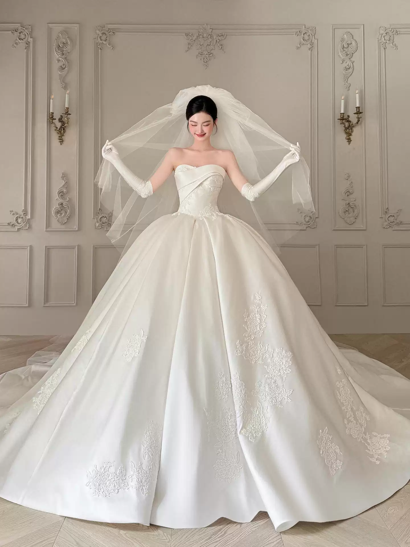 Main wedding 60 dress 2025 new style tube top French style simple trailing high-quality texture bridal satin maternity gown