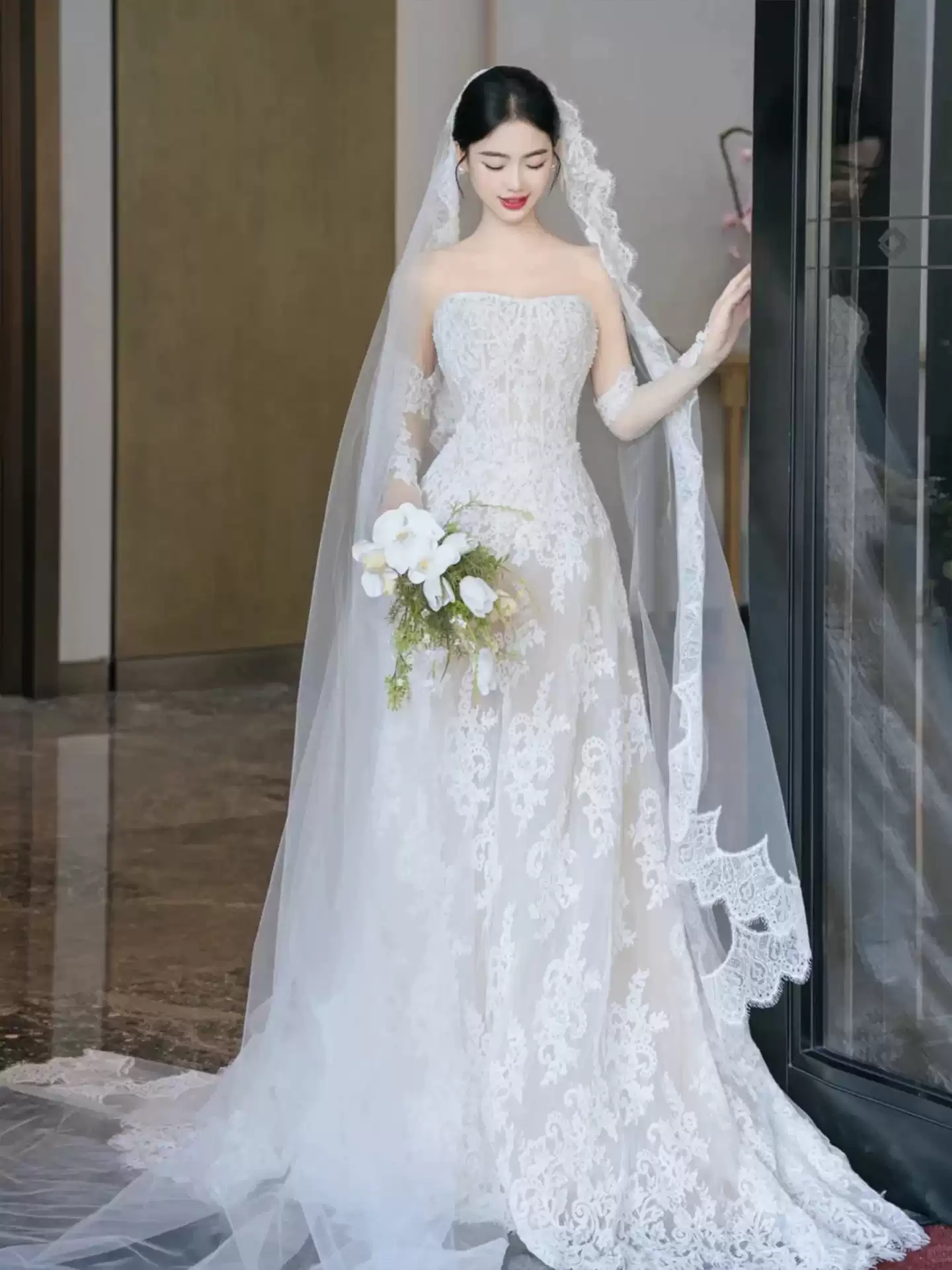 French light 65 wedding dress bride 2025 new slim high-end tube top welcoming out of the gauze small tail dress skirt summer