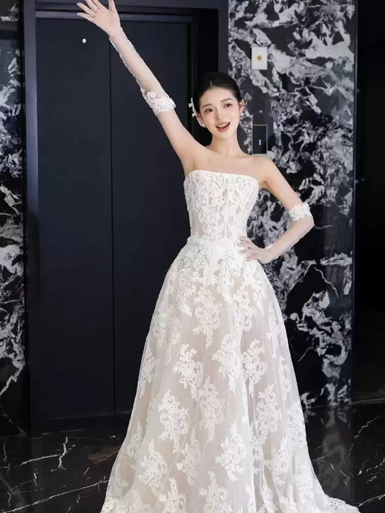 French 68 light wedding dress 2025 new style bride petite main yarn high-quality texture beautiful tube top simple and light