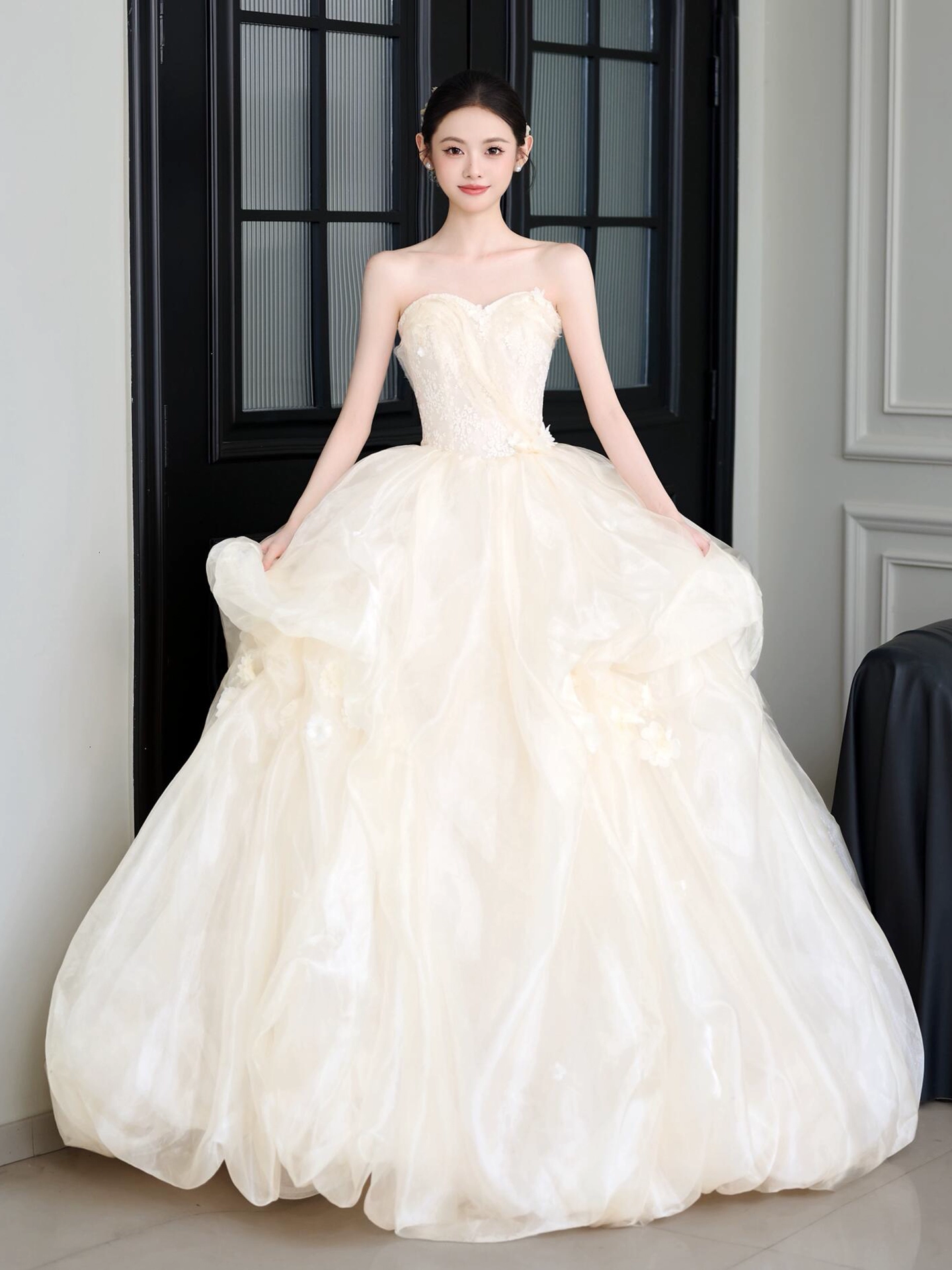 Light 91 wedding dress 2025 new style bride female petite main yarn French style simple light travel photography tube top out yarn