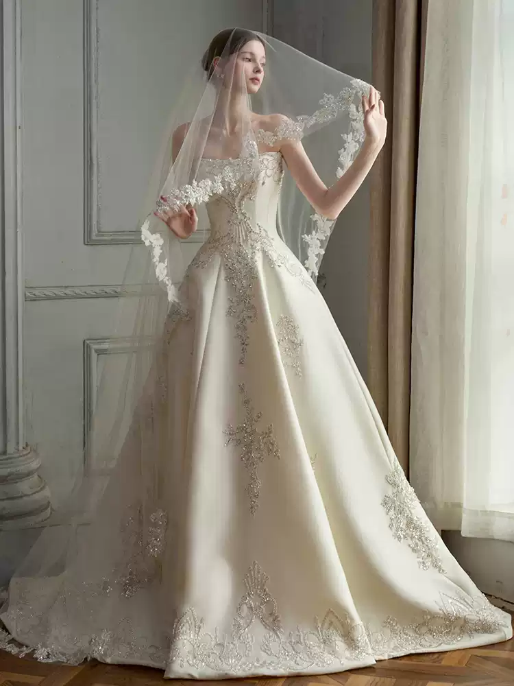 French light 102 wedding dress high-end beautiful satin tube top main yarn on the run princess style light luxury out yarn 2025 new