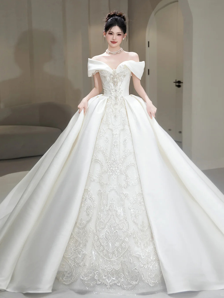 Off-the-shoulder 110 satin wedding dress, 2025 new French style, heavy-duty, high-quality, maternity gown with a light luxury train.