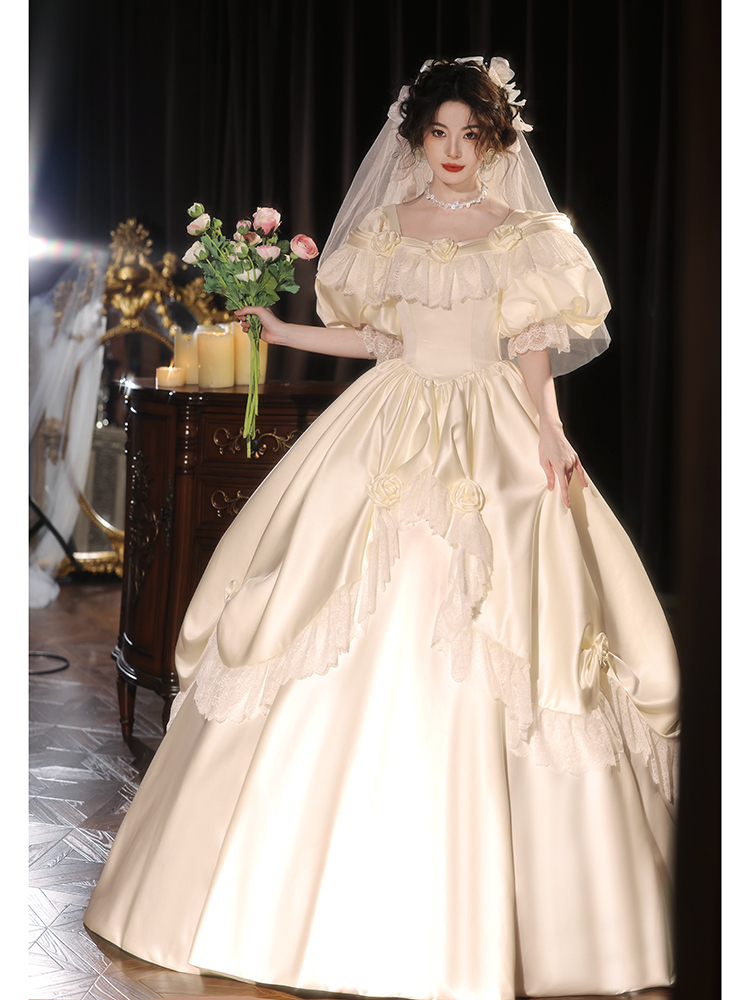 White 122 vintage satin light wedding dress, new 2025 style French main wedding dress for petite brides, floor-length, high-quality feel.