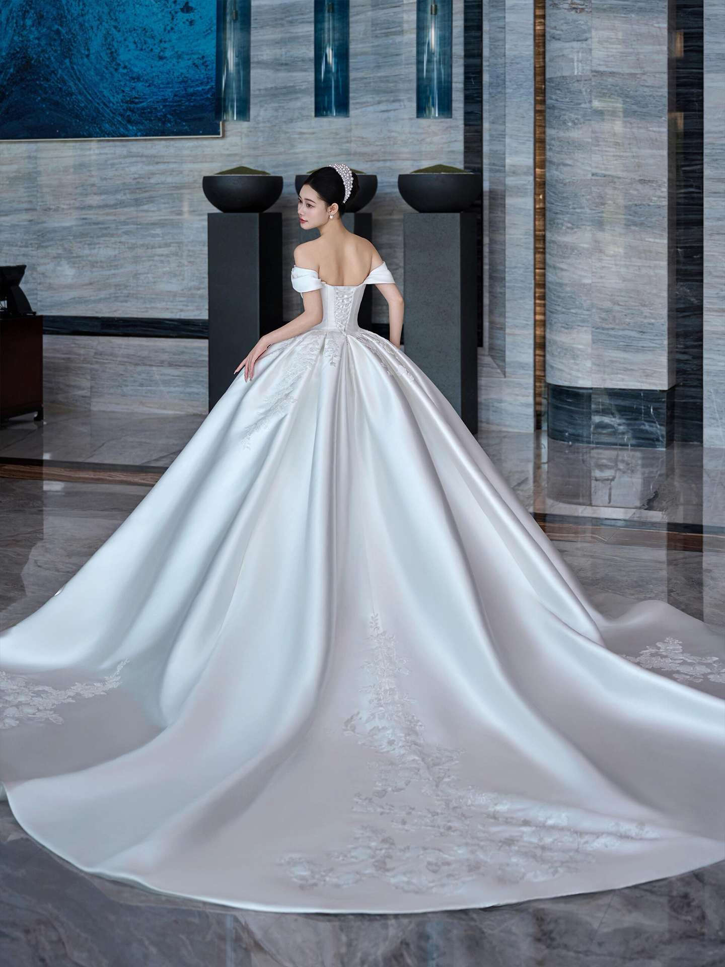 French 141 retro light wedding dress 2025 new style strapless slim-fit mermaid high-quality welcome dress white