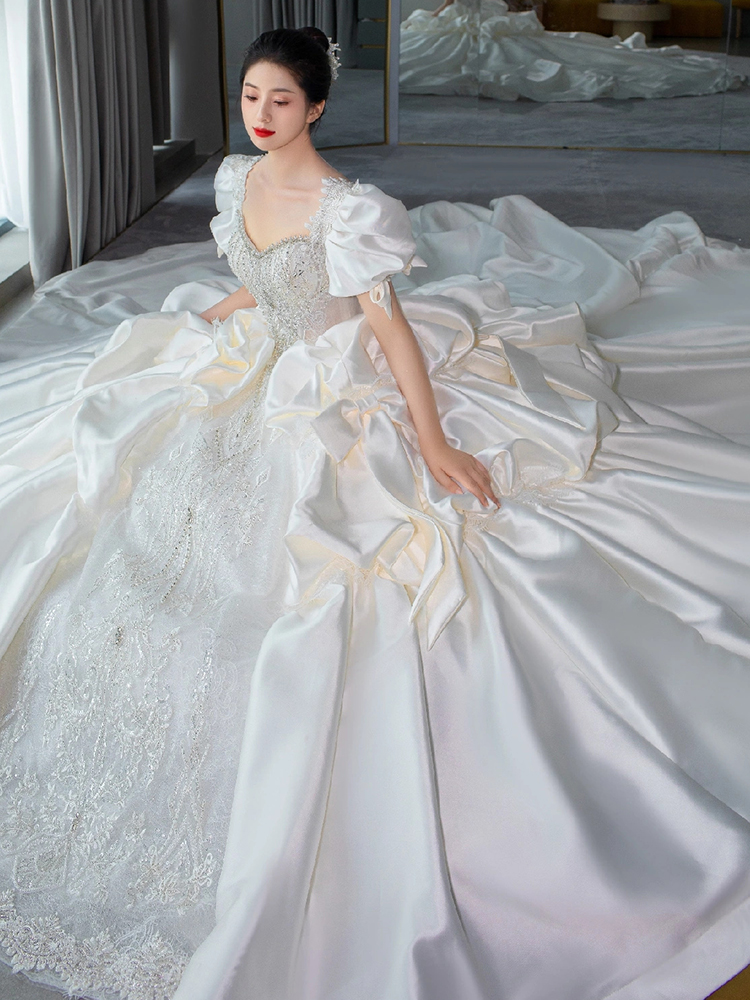 Satin wedding 142 dress, new style for brides in 2025, high-quality, haute couture, heavy-duty, suitable for petite, plus-size, curvy women, and pregnant women in winter.