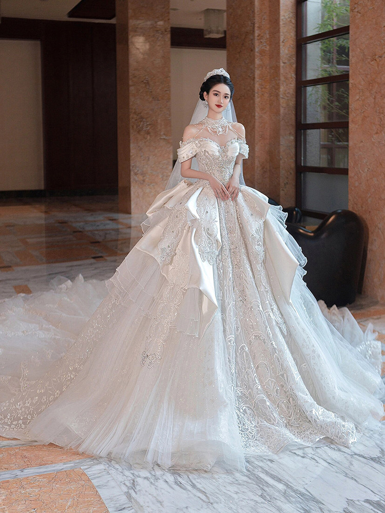 Off-the-shoulder 143 satin wedding dress, 2025 new style, high-quality French style, suitable for petite and plus sizes, winter.