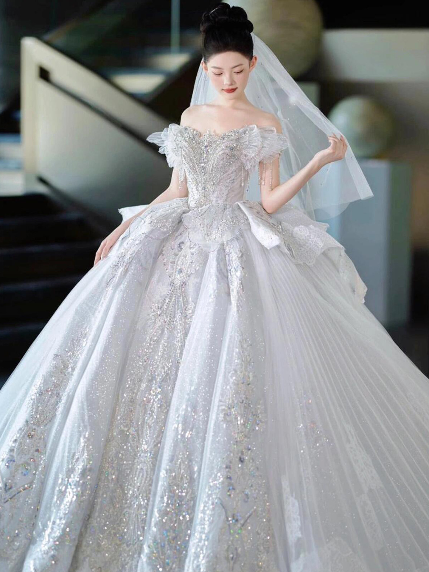 French-style 170 one-shoulder wedding dress bride 2025 new model high-end texture small height heavy industry retro long train main silk woman 