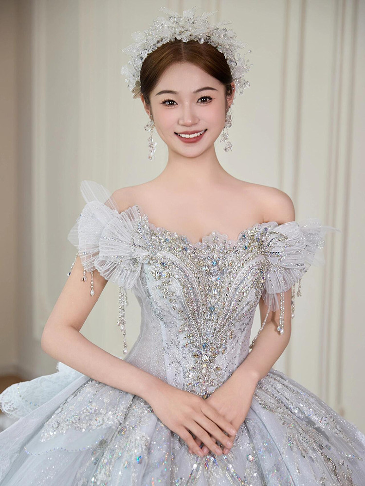 One-shoulder 174 wedding dress bride 2026 new style French petite heavy work main silk high-end texture retro large size train 