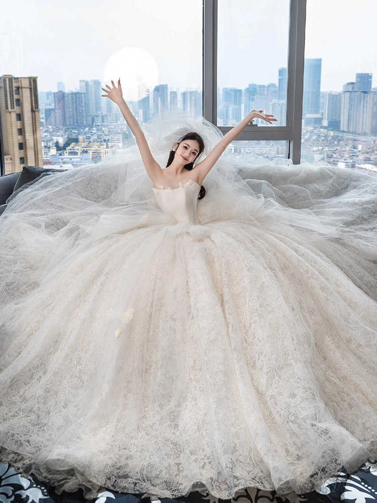 French-style 175 lace strapless light wedding dress, 2025 new style, elegant and sophisticated, perfect for petite brides.